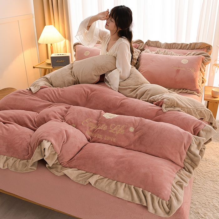 91家纺网 家纺一手货源 找家纺 氧家 2025款韩版纯色双层花边加厚牛奶绒四件套  素颜-浅豆沙