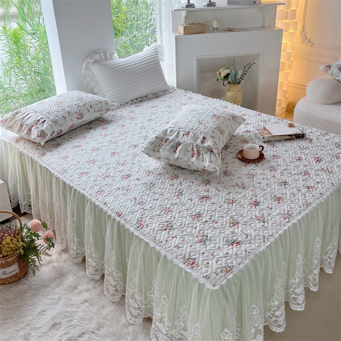 91家纺网 家纺一手货源 找家纺 胜权家纺 2024新款13372全棉夹棉宫廷风皇冠蕾丝床裙 花雨