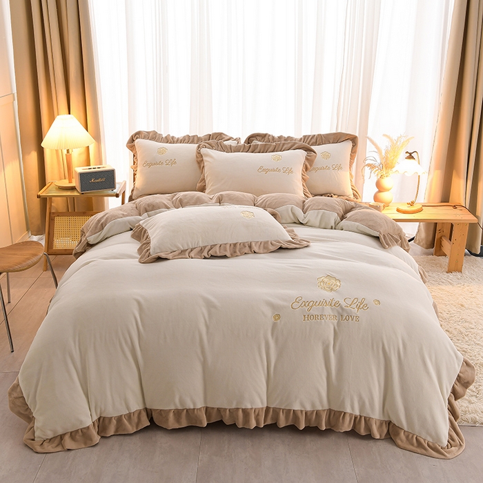 91家纺网 家纺一手货源 找家纺 氧家 2025款韩版纯色双层花边加厚牛奶绒四件套  素颜-高雅白