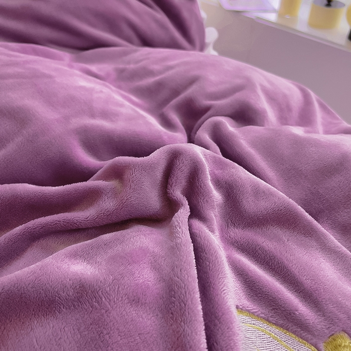 91家纺网 家纺一手货源 找家纺 找底底 2023新款牛奶绒花边床裙刺绣四件套 薰衣草紫