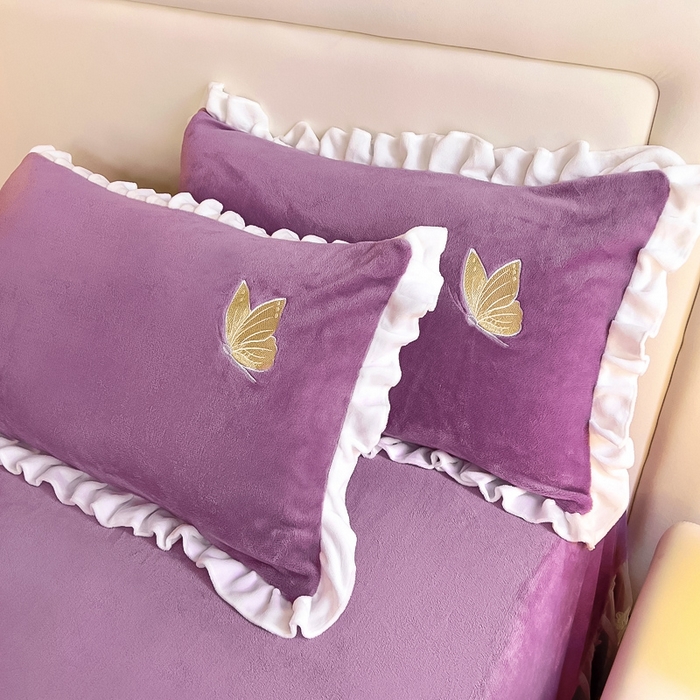 91家纺网 家纺一手货源 找家纺 找底底 2023新款牛奶绒花边床裙刺绣四件套 薰衣草紫