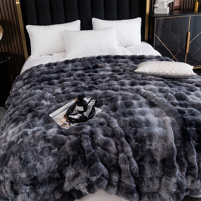 91家纺网 家纺一手货源 找家纺 2025新款A面泡泡兔毛绒B面牛奶绒双面毛毯 灰色