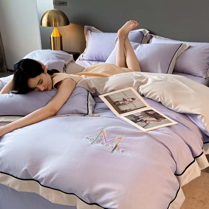 91家纺网 家纺一手货源 找家纺 遇见家居生活馆 2023新款亲肤棉磨毛刺绣四件套 玛利亚-罗兰紫