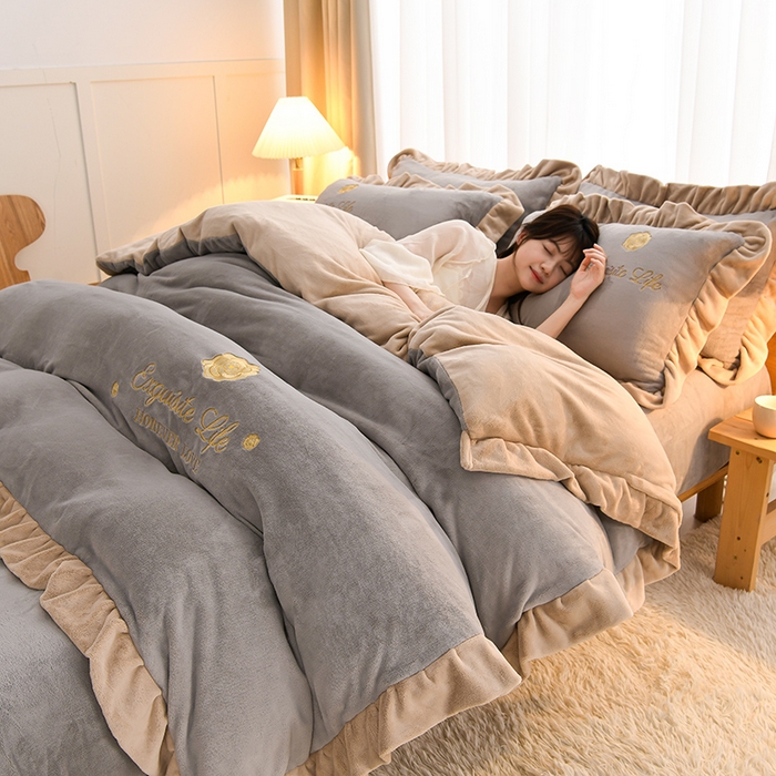 91家纺网 家纺一手货源 找家纺 氧家 2025款韩版纯色双层花边加厚牛奶绒四件套  素颜-时尚灰