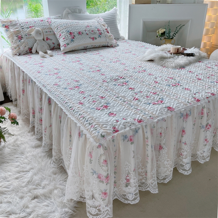 91家纺网 家纺一手货源 找家纺 胜权家纺 2024新款13372全棉夹棉宫廷风皇冠蕾丝床裙 花镜