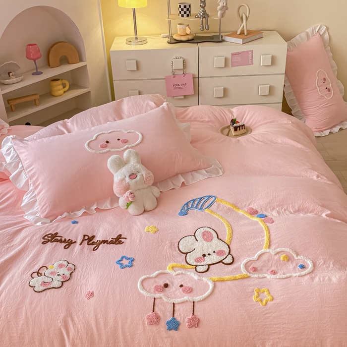 91家纺网 家纺一手货源 找家纺 易禾家纺 2024新款水洗棉毛巾绣晚安梦四件套专版花型 晚安梦-粉