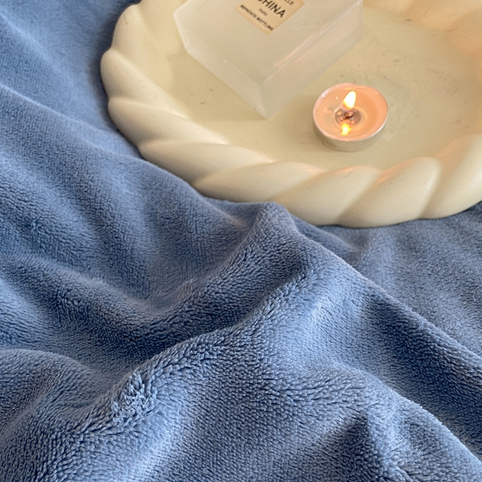 91家纺网 家纺一手货源 找家纺 澳梵 2023新款轻奢风牛奶绒刺绣四件套 宾利蓝