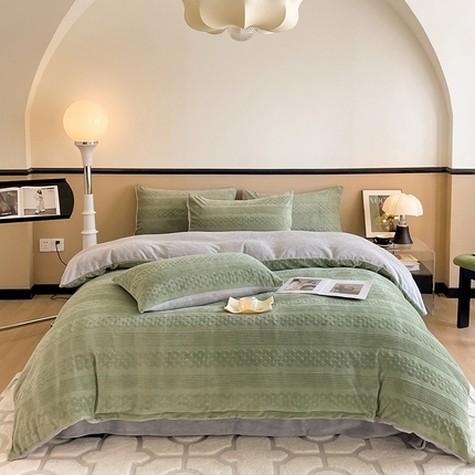 91家纺网 家纺一手货源 找家纺 澳梵 2023新款雕花牛奶绒四件套 巴洛特-草绿