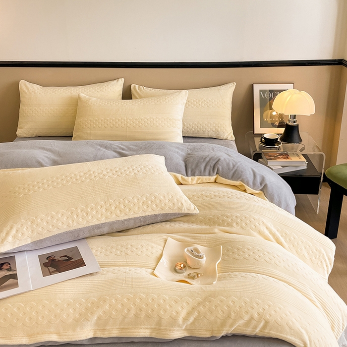 91家纺网 家纺一手货源 找家纺 澳梵 2023新款雕花牛奶绒四件套 巴洛特-嫩黄