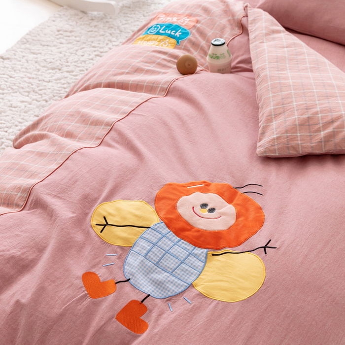 91家纺网 家纺一手货源 找家纺 喜多兔儿童家纺 2023新款小心动幼儿园三件套 豆沙色心动小蜜蜂