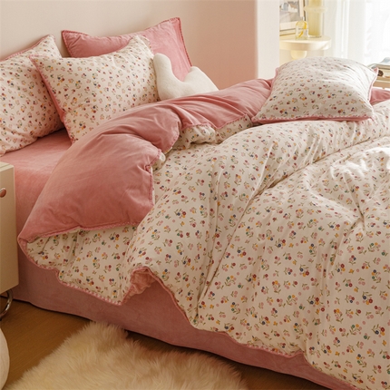 91家纺网 家纺一手货源 找家纺 总红粉佳人新款小清新卡通贝壳边三角针棉加绒单被套