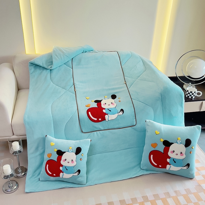 91家纺网 家纺一手货源 找家纺 阳光依佰 2023新款牛奶绒毛巾绣秋冬加厚抱枕被 天蓝