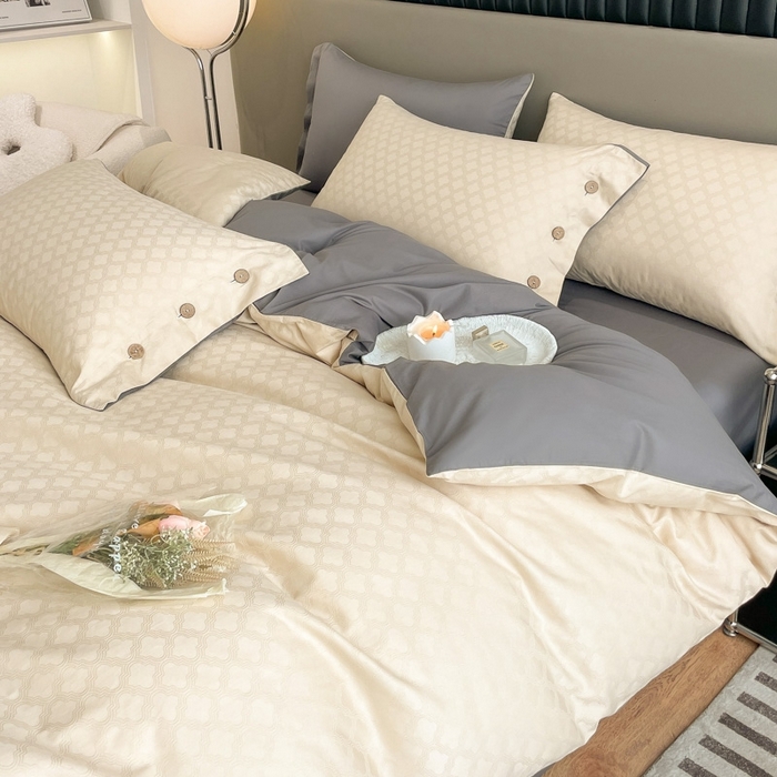 91家纺网 家纺一手货源 找家纺 慕色家纺 2023新款40全棉提花四叶草系列四件套 四叶草-米驼+中灰