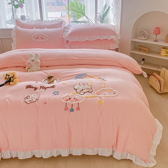 91家纺网 家纺一手货源 找家纺 易禾家纺 2024新款水洗棉毛巾绣晚安梦四件套专版花型 晚安梦-粉