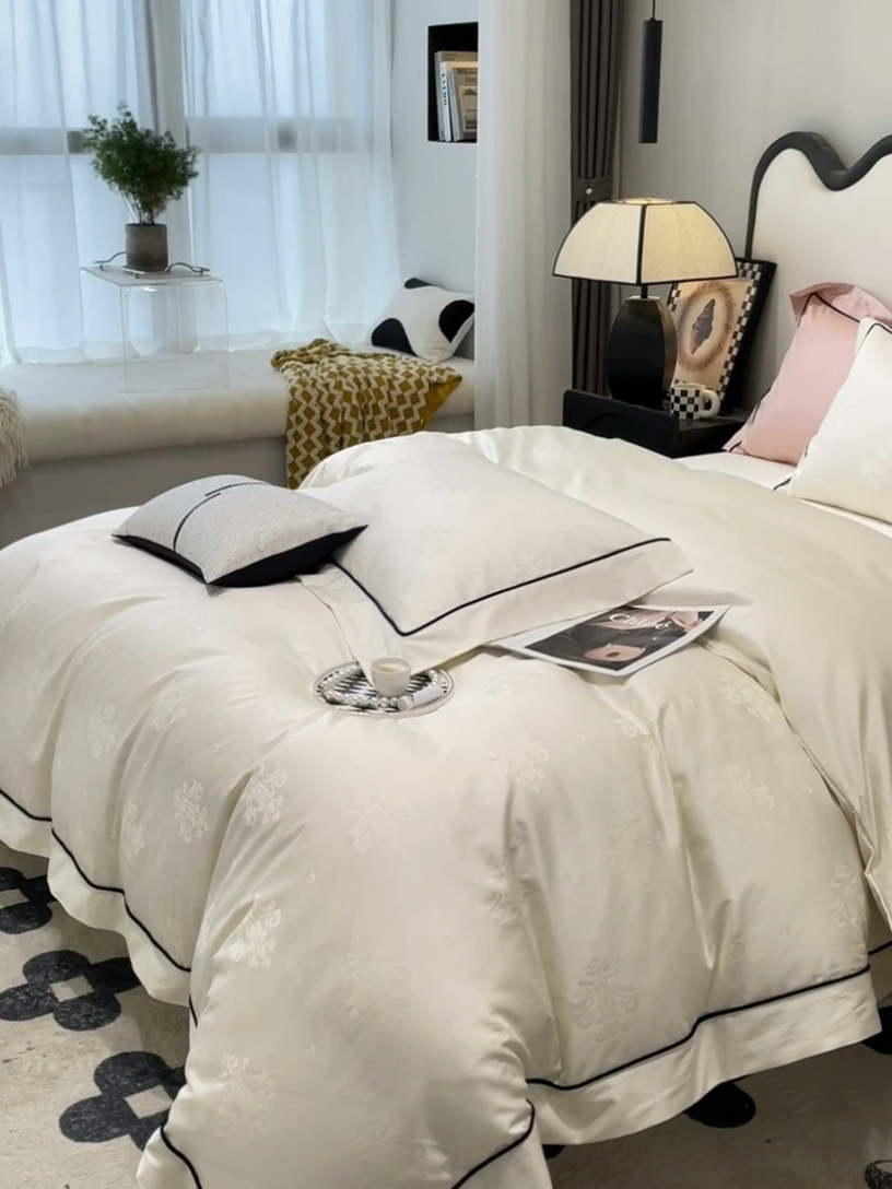 91家纺网 家纺一手货源 找家纺 慕色 2023新款A类100s长绒棉提花卡尔系列四件套 卡尔-奶昔白