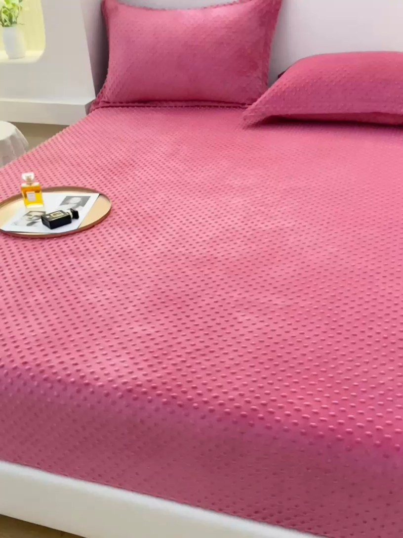 91家纺网 家纺一手货源 找家纺 家贝爱2023新款加厚宝宝绒暖豆豆床笠床罩 豆豆绒－玫瑰红