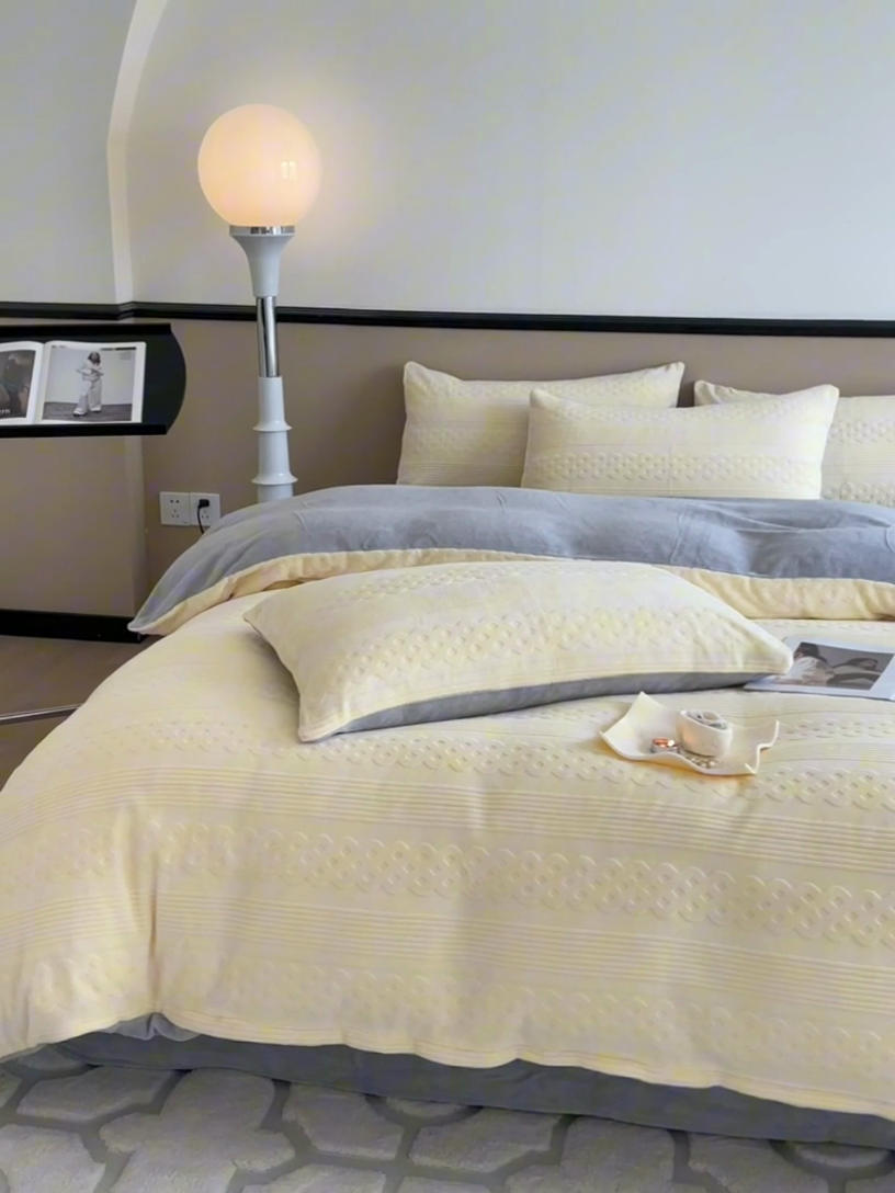 91家纺网 家纺一手货源 找家纺 澳梵 2023新款雕花牛奶绒四件套 巴洛特-嫩黄