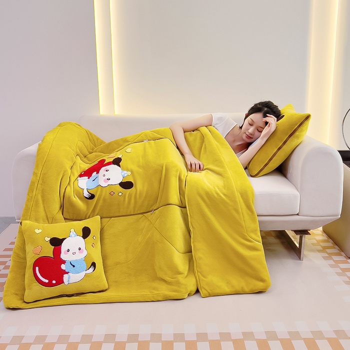 91家纺网 家纺一手货源 找家纺 阳光依佰 2023新款牛奶绒毛巾绣秋冬加厚抱枕被 明黄