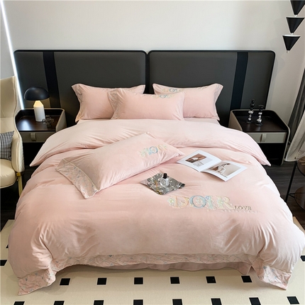 91家纺网 家纺一手货源 找家纺 首尔 2023新款加厚宝宝绒四件套   小迪-浅粉