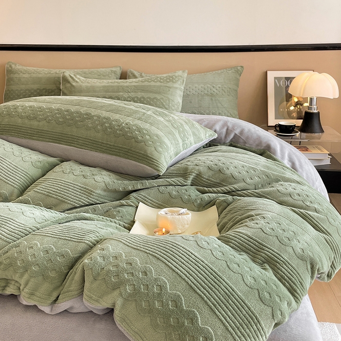 91家纺网 家纺一手货源 找家纺 澳梵 2023新款雕花牛奶绒四件套 巴洛特-草绿