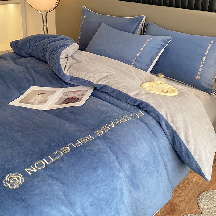 91家纺网 家纺一手货源 找家纺 澳梵 2023新款轻奢风牛奶绒刺绣四件套 宾利蓝