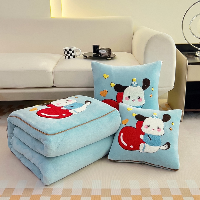 91家纺网 家纺一手货源 找家纺 阳光依佰 2023新款牛奶绒毛巾绣秋冬加厚抱枕被 天蓝