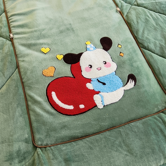 91家纺网 家纺一手货源 找家纺 阳光依佰 2023新款牛奶绒毛巾绣秋冬加厚抱枕被 墨绿
