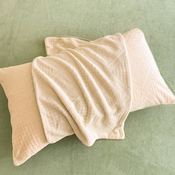 91家纺网 家纺一手货源 找家纺 澳梵 2023新款雕花牛奶绒四件套 玫瑰庄园-米黄