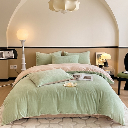 91家纺网 家纺一手货源 找家纺 澳梵 2023新款雕花牛奶绒四件套 玫瑰庄园-绿