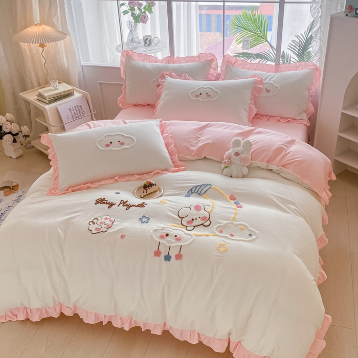 91家纺网 家纺一手货源 找家纺 易禾家纺 2024新款水洗棉毛巾绣晚安梦四件套专版花型 晚安梦-奶白粉