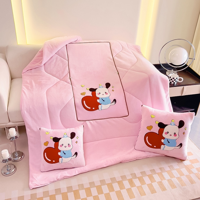 91家纺网 家纺一手货源 找家纺 阳光依佰 2023新款牛奶绒毛巾绣秋冬加厚抱枕被 粉玉