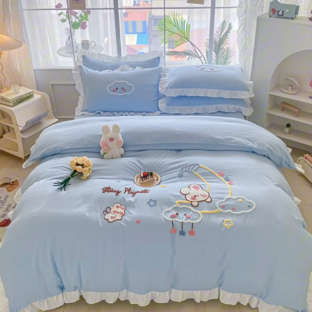 91家纺网 家纺一手货源 找家纺 易禾家纺 2024新款水洗棉毛巾绣晚安梦四件套专版花型 晚安梦-蓝