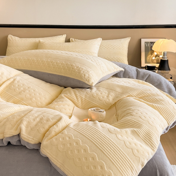 91家纺网 家纺一手货源 找家纺 澳梵 2023新款雕花牛奶绒四件套 巴洛特-嫩黄