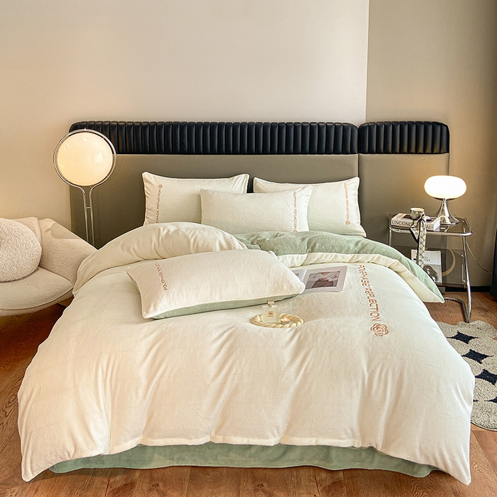 91家纺网 家纺一手货源 找家纺 澳梵 2023新款轻奢风牛奶绒刺绣四件套 云川绿