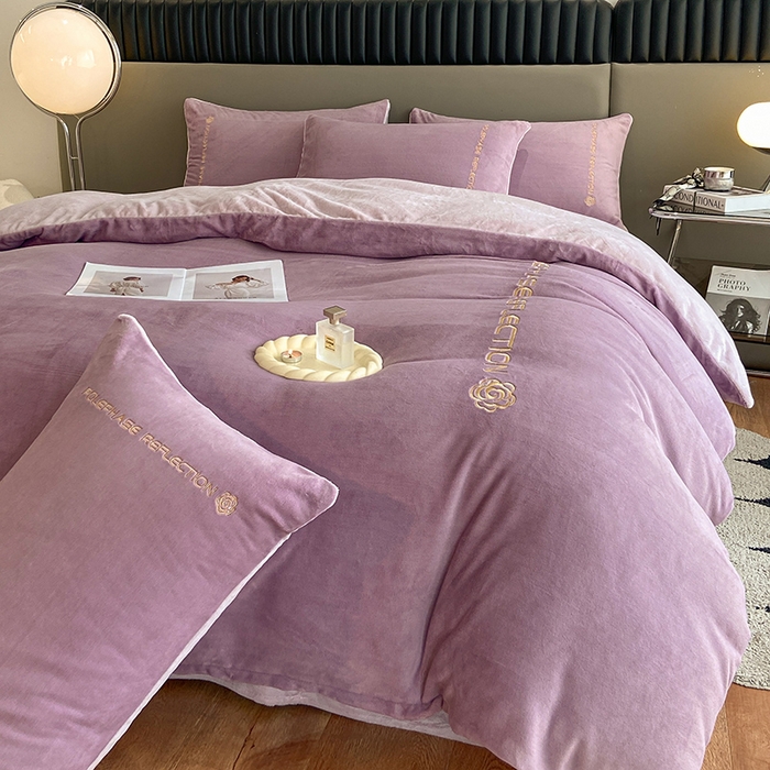 91家纺网 家纺一手货源 找家纺 澳梵 2023新款轻奢风牛奶绒刺绣四件套 浪漫紫