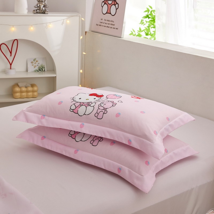 91家纺网 家纺一手货源 找家纺 蘭菲2023新款全棉印染三丽鸥全棉大版卡通四件套-枕套 草莓派