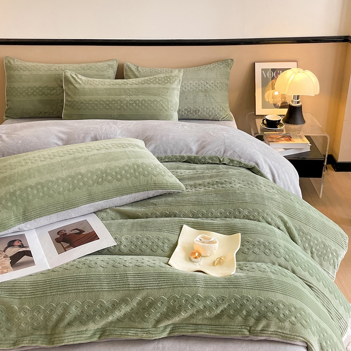 91家纺网 家纺一手货源 找家纺 澳梵 2023新款雕花牛奶绒四件套 巴洛特-草绿