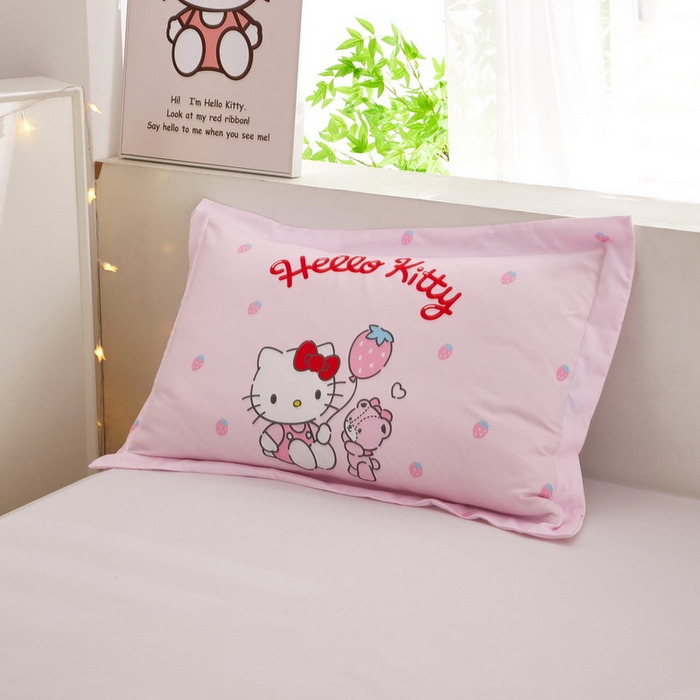 91家纺网 家纺一手货源 找家纺 蘭菲2023新款全棉印染三丽鸥全棉大版卡通四件套-枕套 草莓派