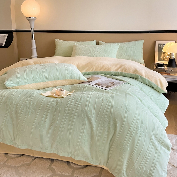 91家纺网 家纺一手货源 找家纺 澳梵 2023新款雕花牛奶绒四件套 冬日花信-嫩绿