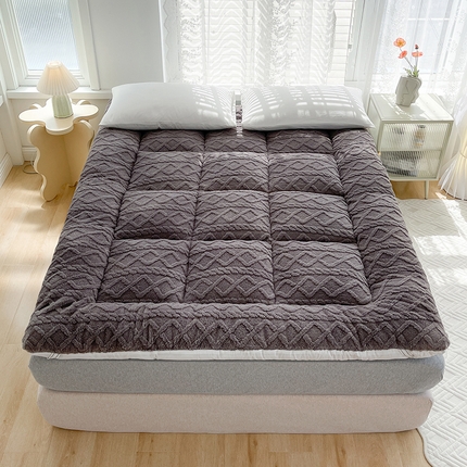 91家纺网 家纺一手货源 找家纺 （总）蓝冰 2023新款塔芙绒亲肤舒适床垫