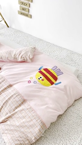 91家纺网 家纺一手货源 找家纺 喜多兔儿童家纺 2023新款小心动幼儿园三件套 粉色心动小鱼儿