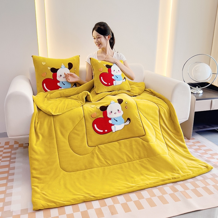 91家纺网 家纺一手货源 找家纺 （总）阳光依佰 2023新款牛奶绒毛巾绣秋冬加厚抱枕被