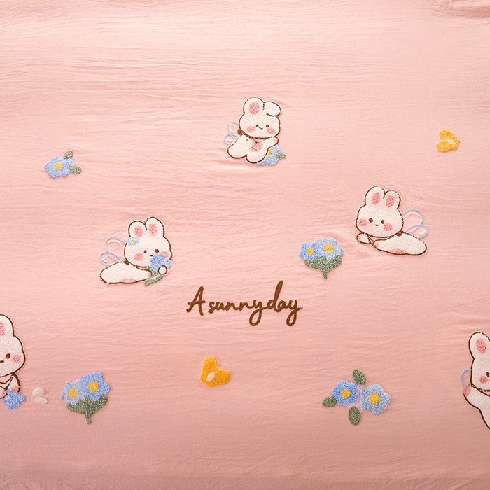 91家纺网 家纺一手货源 找家纺 易禾家纺 2024新款水洗亲肤棉毛巾绣四件套专版花型-幸福兔 幸福兔-粉