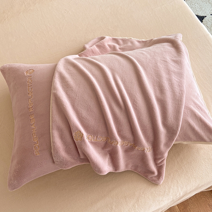 91家纺网 家纺一手货源 找家纺 澳梵 2023新款轻奢风牛奶绒刺绣四件套 温柔粉