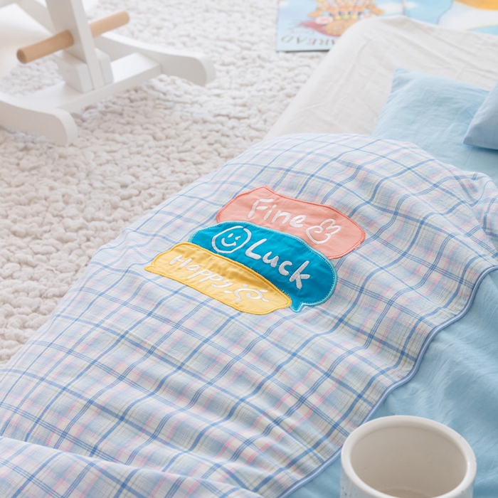 91家纺网 家纺一手货源 找家纺 喜多兔儿童家纺 2023新款小心动幼儿园三件套 蓝色心动小狮子