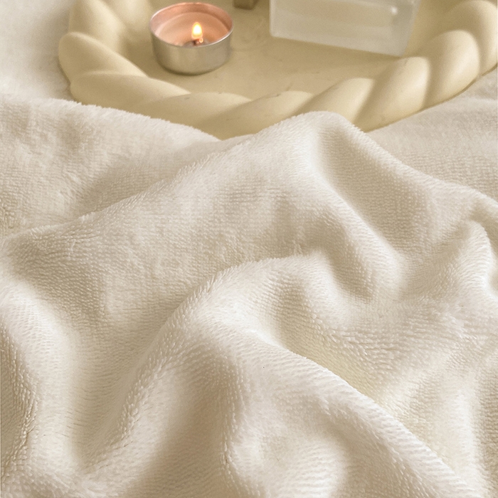 91家纺网 家纺一手货源 找家纺 澳梵 2023新款轻奢风牛奶绒刺绣四件套 云川绿