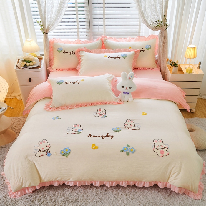 91家纺网 家纺一手货源 找家纺 易禾家纺 2024新款水洗亲肤棉毛巾绣四件套专版花型-幸福兔 幸福兔-奶黄粉