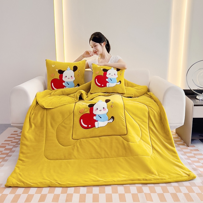 91家纺网 家纺一手货源 找家纺 阳光依佰 2023新款牛奶绒毛巾绣秋冬加厚抱枕被 明黄