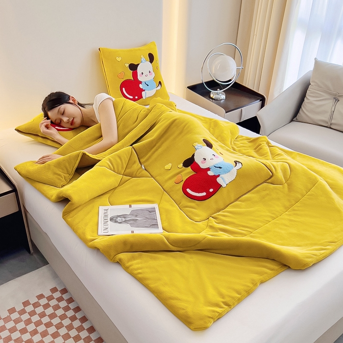 91家纺网 家纺一手货源 找家纺 阳光依佰 2023新款牛奶绒毛巾绣秋冬加厚抱枕被 明黄