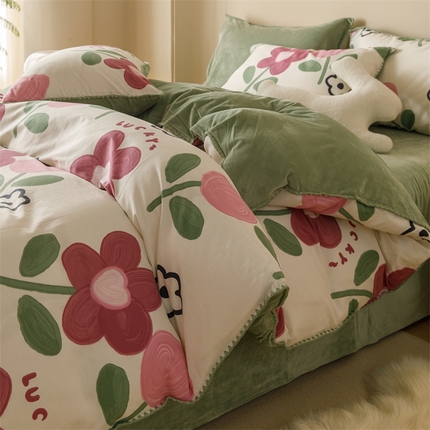 91家纺网 家纺一手货源 找家纺 总红粉佳人新款小清新卡通贝壳边三角针棉加绒单被套